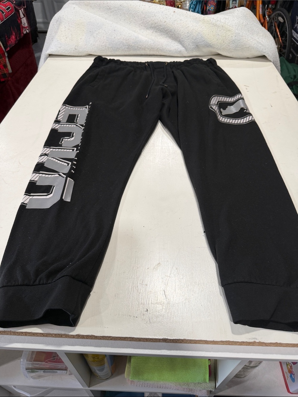 Ecko Unlimited Men's Black Elastic-Waist Graphic Joggers